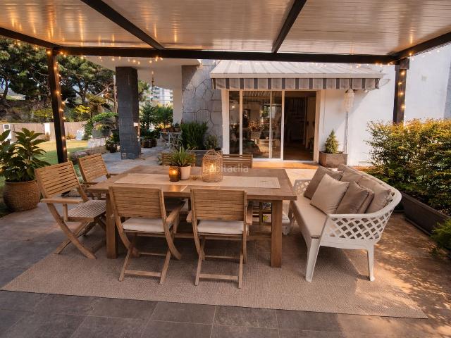 Casa en venta en Arenys de Munt. Chalet independiente con jardin y piscina. Casas Arenys de.