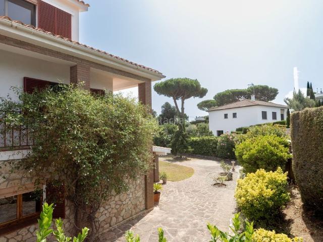 Casa en venta en Arenys de Munt. Chalet rodeado de naturaleza en Els Tres Turons, Arenys de Munt Maresme. Casas Arenys de.