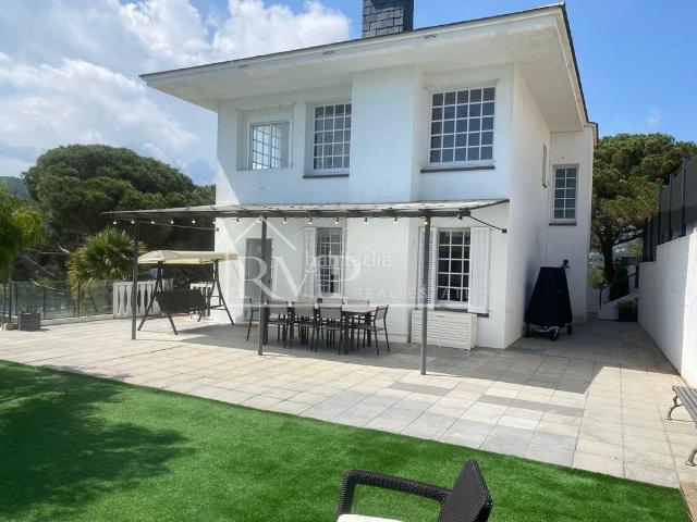 Casa en venta en Arenys de Munt. Increíble casa con licencia turística. Casas Arenys de.