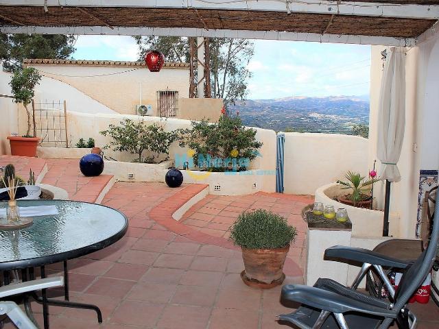 Casa en venta en Arenas. Se vende cortijo independiente en Arenas. Casas.