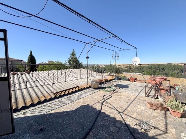 Casa en venta en Arévalo. Amplias casas independientes con terraza y vistas, Arévalo. Casas.