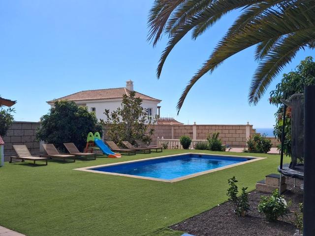 Casa en venta en Arona, Buzanada. SE VENDE VILLA EN BUZANADA. Casas.