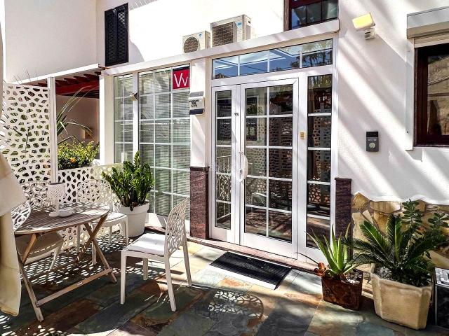 Casa en venta en Arona, Playa de las Américas. Villa de lujo en Las Américas. Casas.