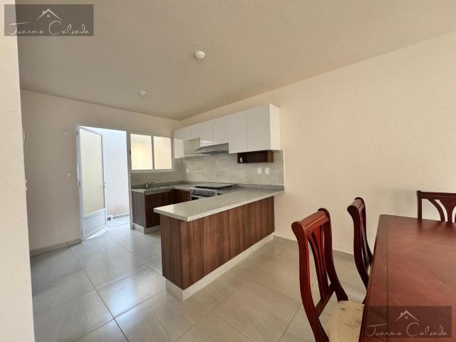 CASA EN VENTA EN ARONA RESIDENCIAL A 5 MINS DEL TREN