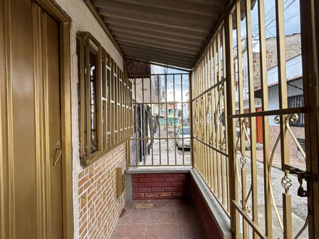Casa En Venta En Armenia En Barrio La Esmeralda V281101