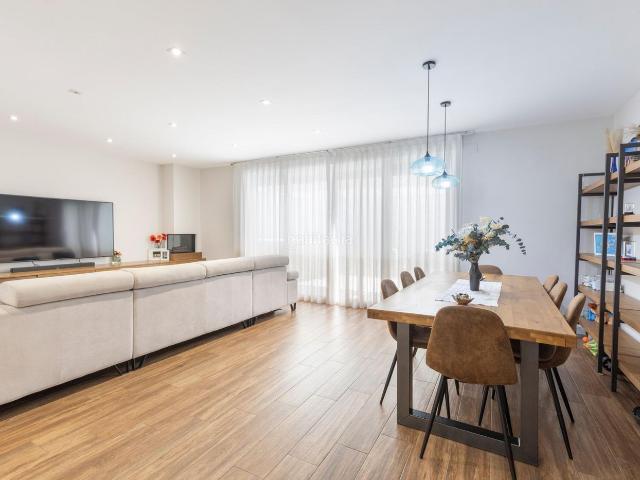 Casa en venta en Armilla, Las Tres Cruces. Exclusividad, diseño y eficiencia en Armilla. Casas.