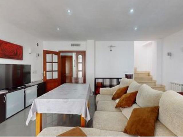 casa en Venta en Arriate. QTOT T1368