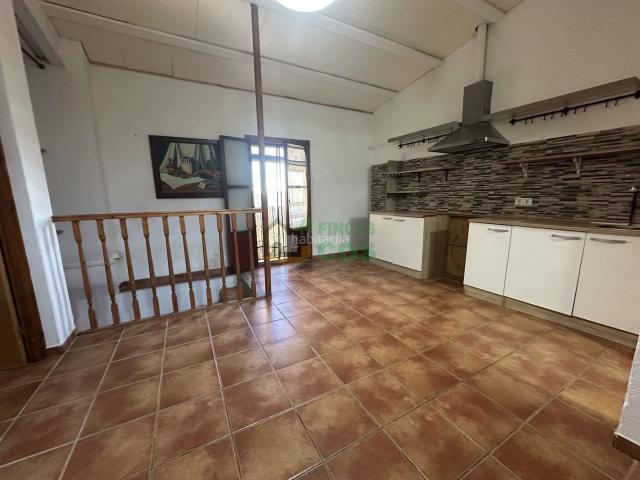 Casa en venta en Artesa de Segre. CASA EN PUEBLO MEDIEVAL CON TERRENO Y AMPLIAS VISTAS PANORAMICAS. Casas Artesa de.