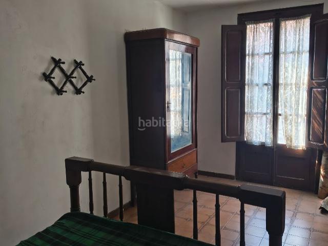 Casa en venta en Artesa de Segre. Espaiosa casa de 4 plantes per reformar. Bona ubicació.Volta catalana original. Casas Artesa de.