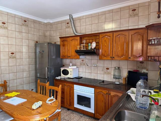 Casa en venta en Arucas, Cardones. Amplia vivienda unifamiliar con gran terraza y garaje en venta en Cardones. Casas.