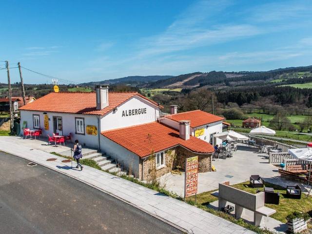 Casa en venta en Arzúa. SE VENDE ENCANTADOR ALBERGE EN EL CAMINO FRANCÉS. Casas.