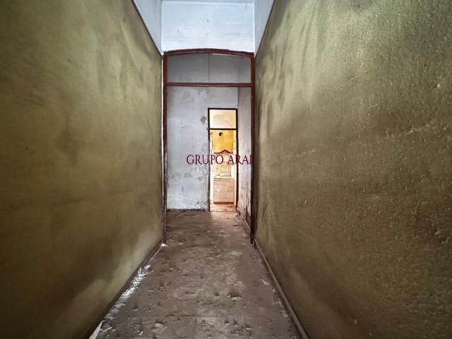 Casa en venta en Aspe, Prosperidad. Antigua casa unifamiliar dividida en cuatro viviendas independientes con gran potencial de inversión en el centro de Aspe. Casas.