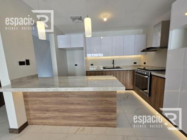 CASA EN VENTA EN ASTURIAS FRENTE A PARQUE