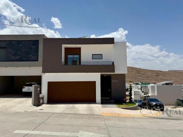 Casa en venta en Asturias residencial por cantera Chihuahua
