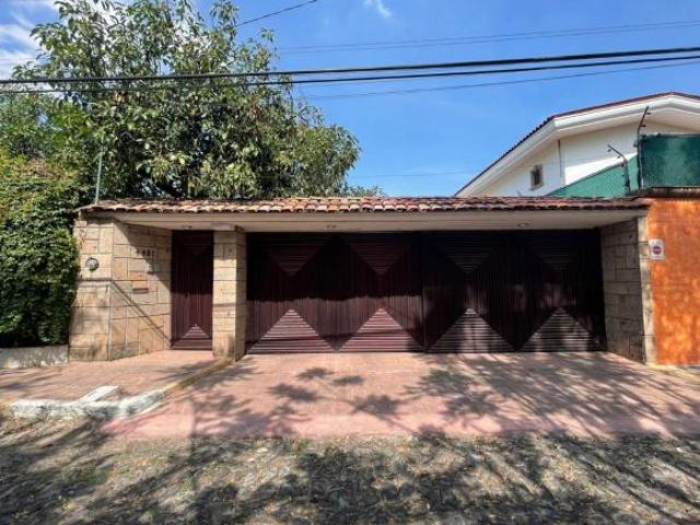 Casa en Venta en Bugambilias Los Pinos 4401