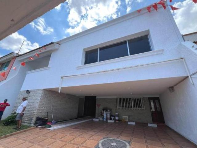 casa en venta en Bugambilias primera sección