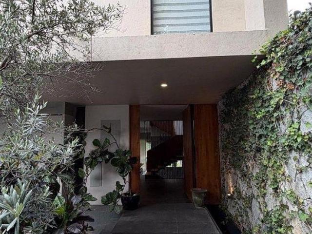 CASA EN VENTA EN BUGAMBILIAS