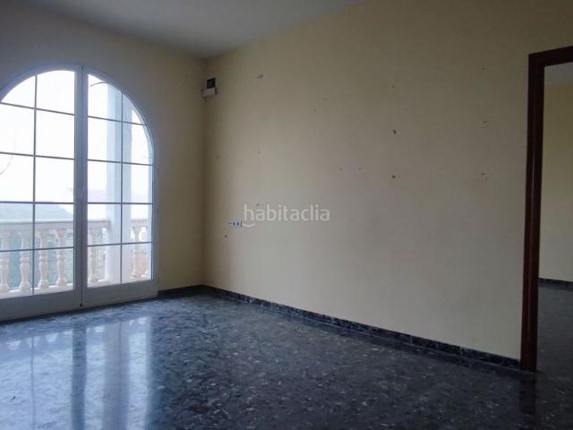 Casa en venta en Bujalance. OPORTUNIDAD ÚNICA! GRAN CASA DE DOS PLANTAS CON PARCELA DE 300m SIN HONORARIOS INMOBILIARIOS. Casas.