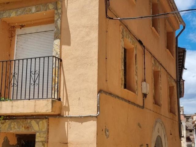 CASA EN VENTA EN BURBÁGUENA