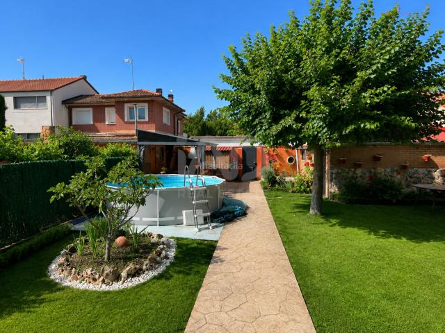 Casa en venta en Burgos, Barriada de Yagüe. Casas.
