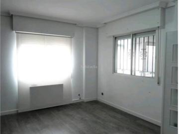 Casa en venta en Burgos, San Julián Barriada de Cortes. Casa unifamiliar en venta en El CruceroCortes. Casas.