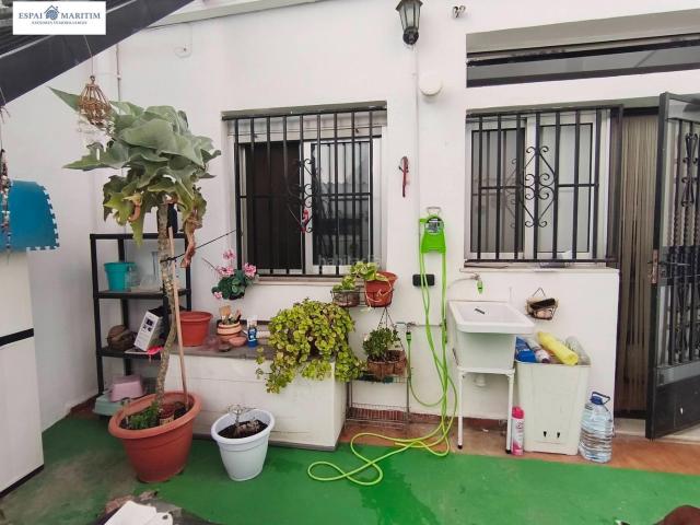 Casa en venta en Burjassot, El Castell. Burjassot. tenemos la casa de pueblo que buscas. Casas.