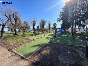 Casa en venta en Badajoz, Carretera de Sevilla Los Montitos. Espectacular casa de 268 m2 con Sauna, Garaje y 4 Dormitorios en Villafranco del Guadiana. Casas.