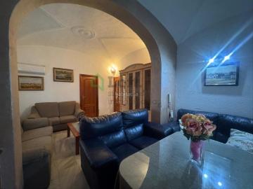 Casa en venta en Badajoz, Casco Antiguo. CASA CON COCHERA Y TERRAZA EN SAN ROQUE. Casas.