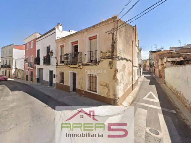 Casa en venta en Badajoz, Casco Antiguo. OPORTUNIDAD DE INVERSIÓN Casa completa en Badajoz de 224 m². Casas.