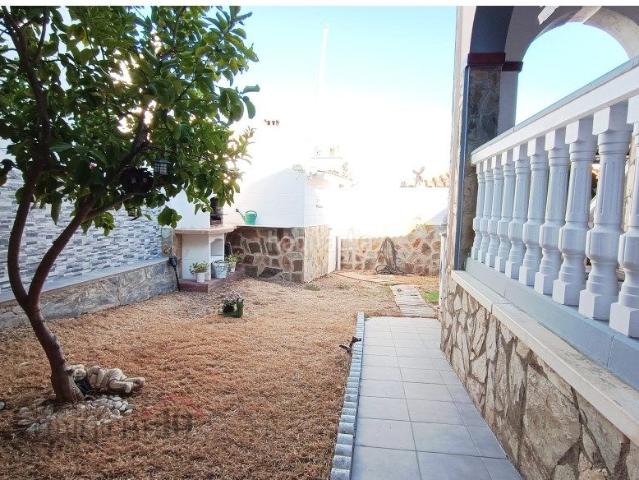 Casa en venta en Badajoz, Las Vaguadas. Casa con parcela 2 habitaciones Venta Badajoz. Casas.