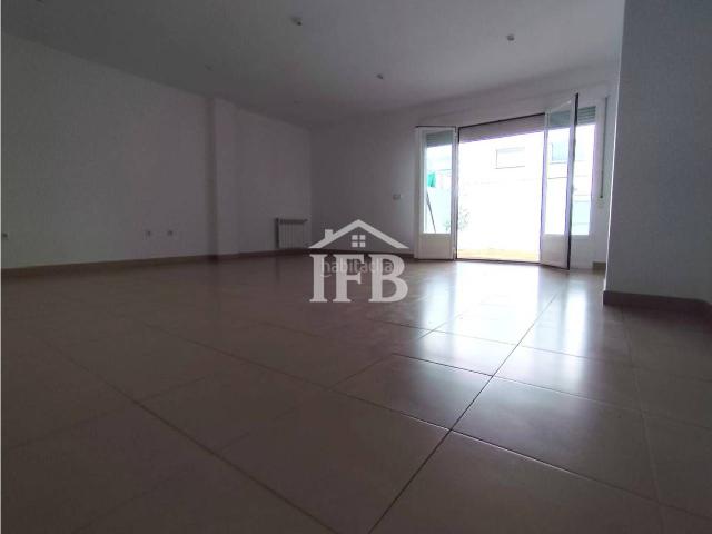 Casa en venta en Badajoz, Maria Auxiliadora Barriada de Llera. Impresionante vivienda adosada en María Auxiliadora, a pocos minutos del centro de Badajoz. Casas.