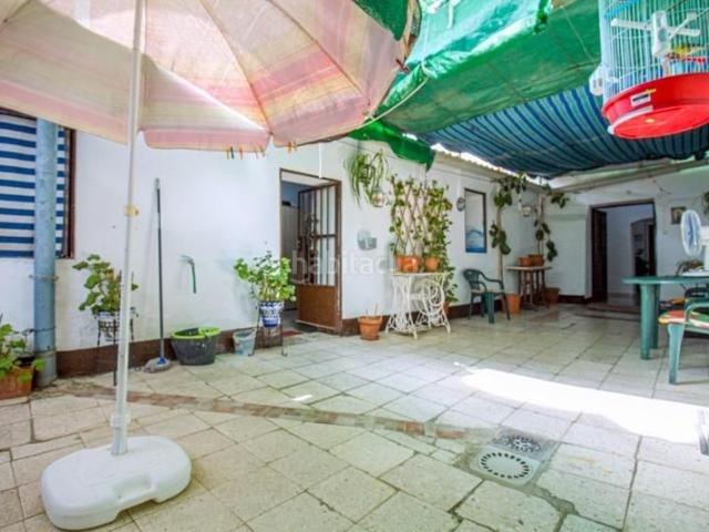 Casa en venta en Badajoz, San Roque Ronda Norte. CASA EN SAN ROQUE TOTALMENTE EXTERIOR CON MUCHAS POSIBILIDADES PATIO AMPLIO Y TERRAZAS. Casas.