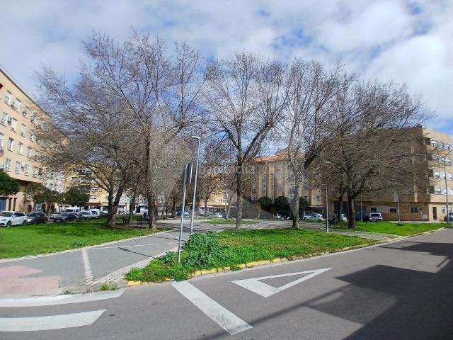Casa en venta en Badajoz, San Roque Ronda Norte. CASA REFORMADA EN VENTA CON TERRAZA AZOTEA. ZONA BDA. SAN ROQUE. Casas.