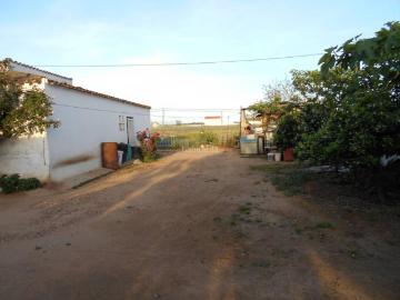 Casa en venta en Badajoz, Pedanías de Badajoz. Finca con 3 casas y 1 ático en venta. Casas.