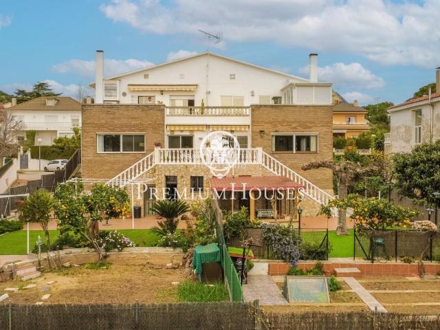 Casa en venta en Badalona, Mas Ram. Casa independiente en venta en Mas Ram. Casas.