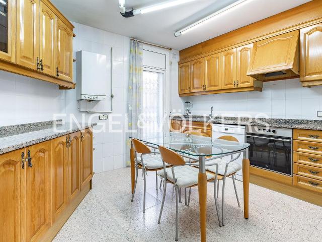 Casa en venta en Badalona, Bufalà. Magnífica casa adosada en Bufalà. Casas.