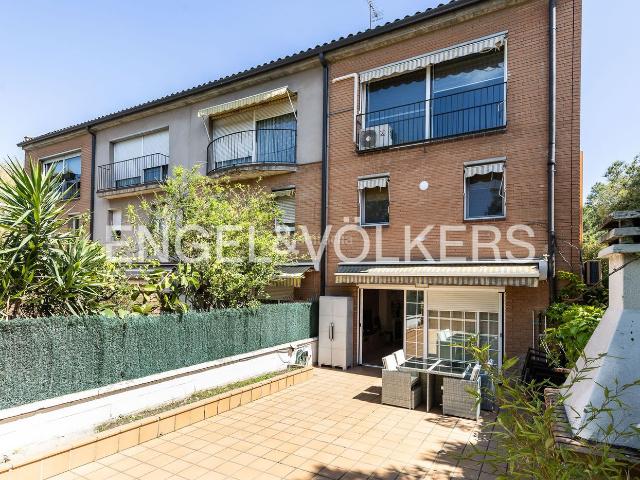 Casa en venta en Badalona, Bufalà. Magnífica casa en Bufalà Badalona. Casas.