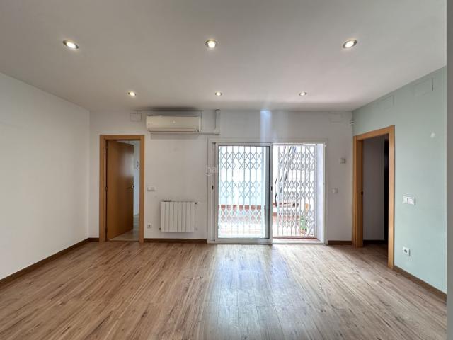 Casa en venta en Badalona, Bonavista. EN UNA SOLA PLANTA TOTALMENTE EXTERIOR. Casas.