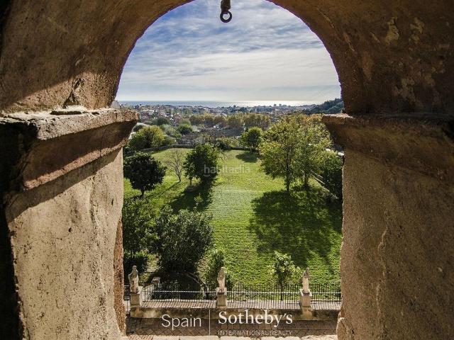 Casa en venta en Badalona, Canyet. Un tesoro entre dos siglos. Casas.