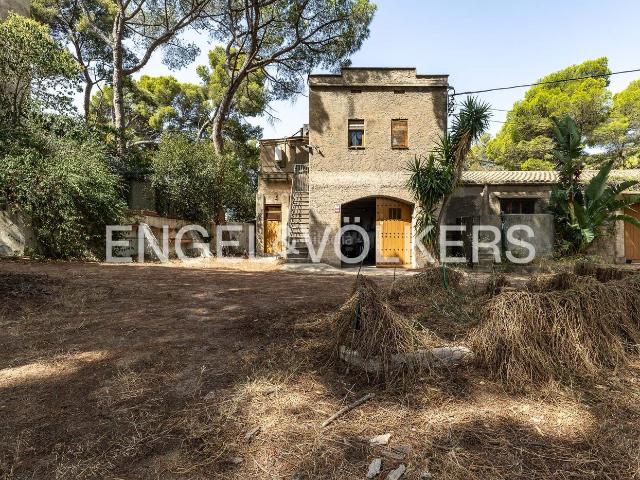 Casa en venta en Badalona, Canyet. Magnífica finca con excelentes vistas en Badalona. Casas.