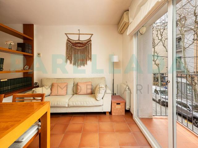 Casa en venta en Badalona, Casagemes. Casa de 2 plantas en calle Prim. Casas.