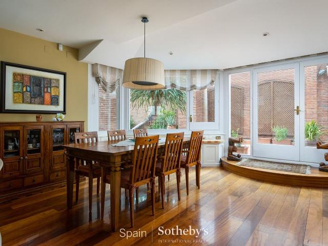 Casa en venta en Badalona, Centre. Lujo y exclusividad en el corazón de Badalona. Casas.