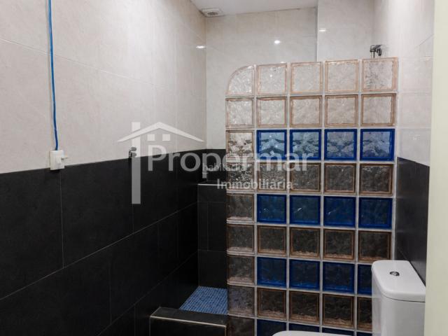Casa en venta en Badalona, Gorg. INVERSIÓN CASA CON ALTA RENTABILIDAD, TERRAZA Y DERECHO A VUELO EN EL GORG. Casas.