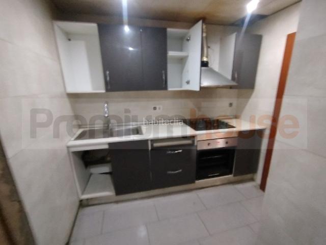 Casa en venta en Badalona, Llefià. Vivienda en venta en Badalona. Casas.