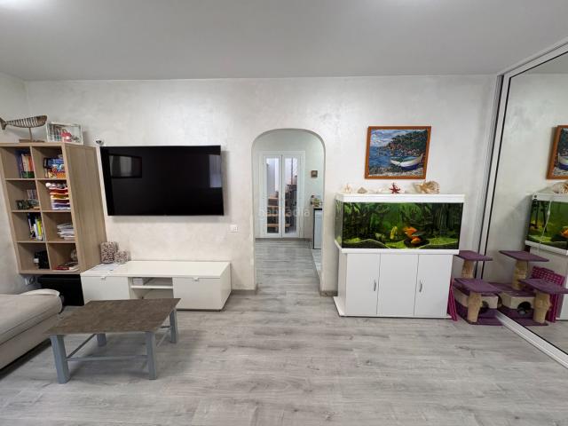 Casa en venta en Badalona, Llefià. Casa unica en la zona. Casas.