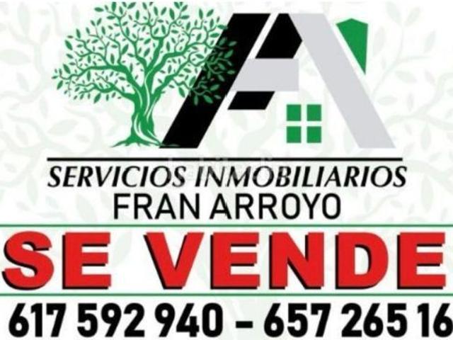 Casa en venta en Baeza. Casa Chalet adosado en venta en Calle Conde Mejorada, Baeza. Casas.
