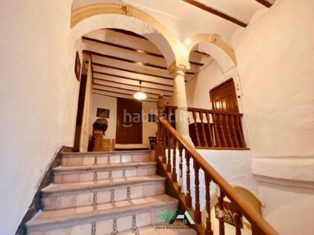 Casa en venta en Baeza. Casa Chalet adosado en venta en Plaza Valdivia, Baeza. Casas.