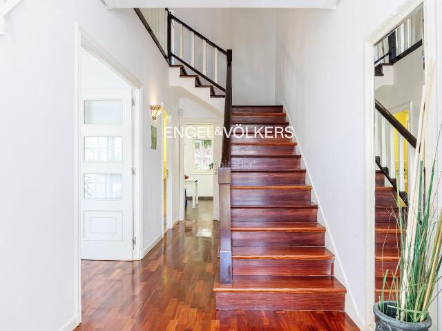 Casa adosada en venta en Baiona. Magnífico adosado con jardín en las Rías Baixas. Casas adosadas.