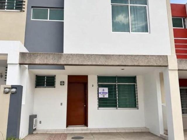 Casa en venta en balcones de Santa María