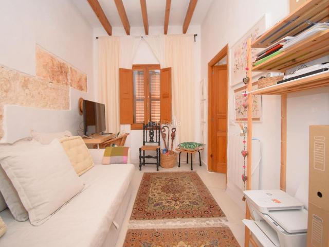 Casa en venta en Baleares Muro. Casa con carácter mallorquín y jardín en Muro. Casas.